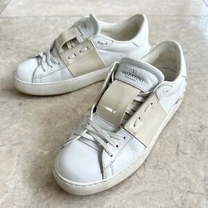 Valentino Garavani White And Beige Rockstud Low Top Sneakers